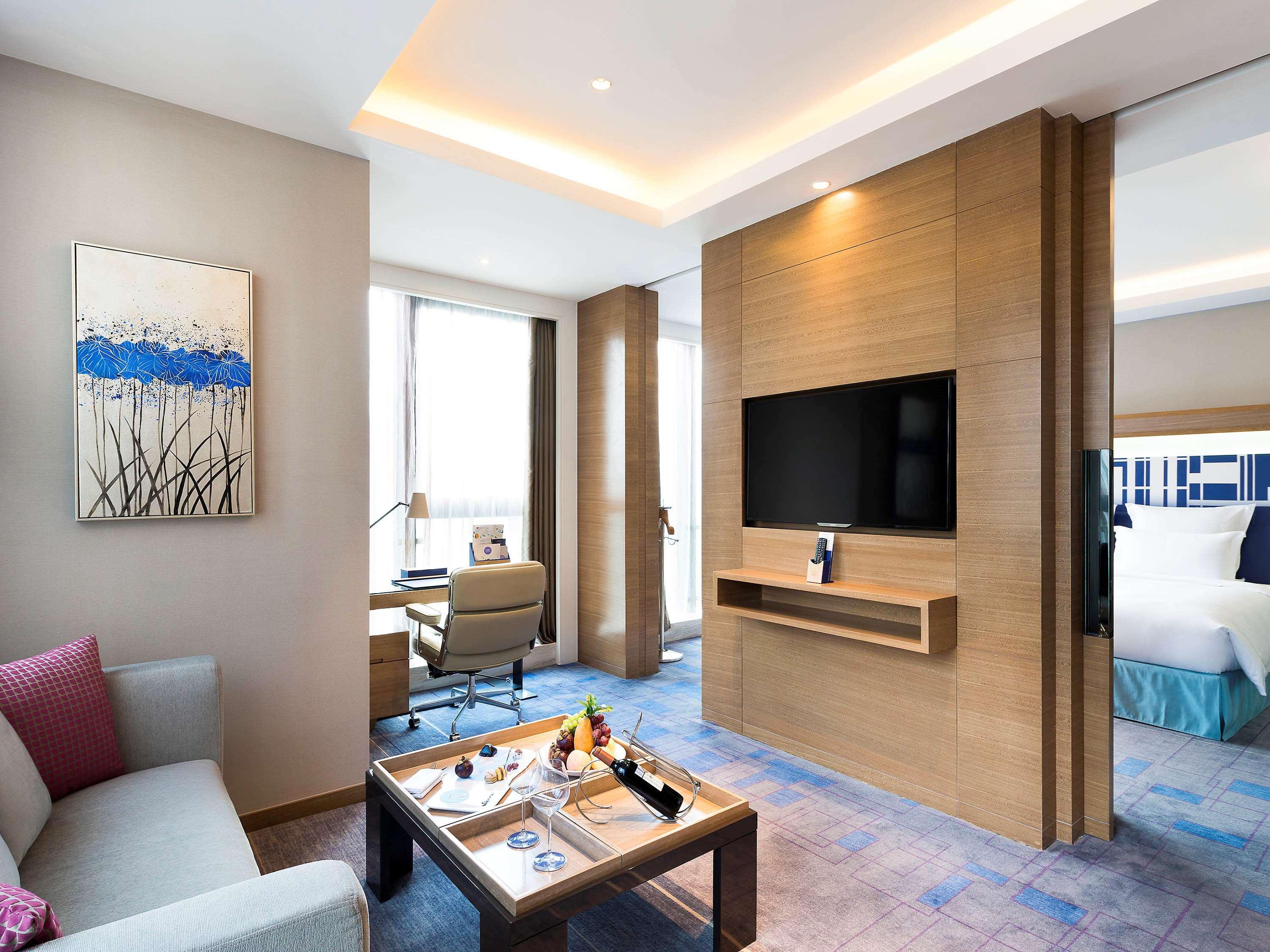 Novotel Ningbo East Экстерьер фото