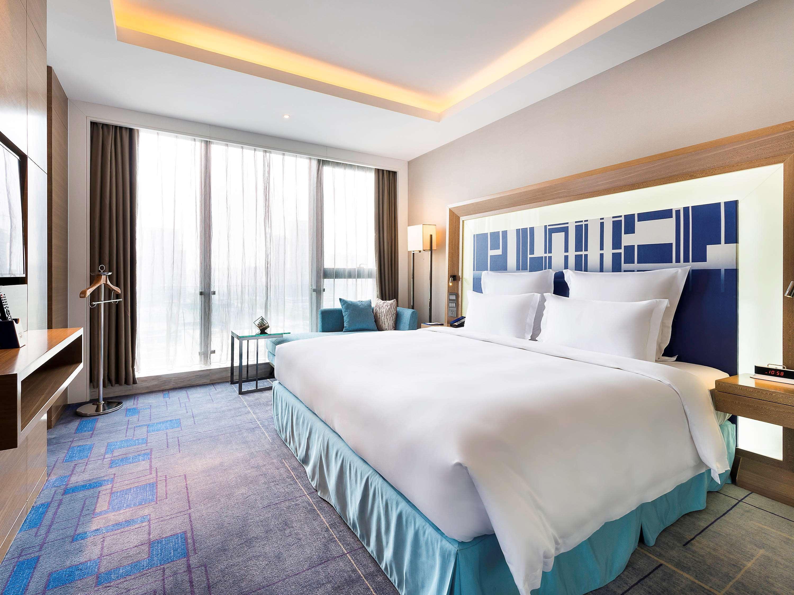 Novotel Ningbo East Экстерьер фото