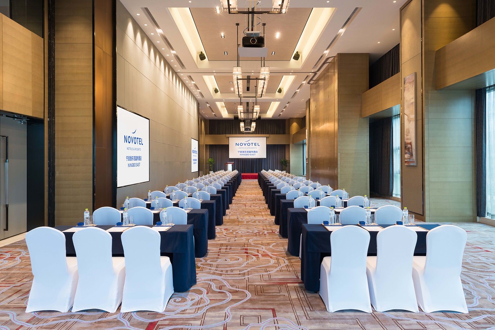 Novotel Ningbo East Экстерьер фото
